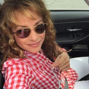 Meet your Posher, Yolanda